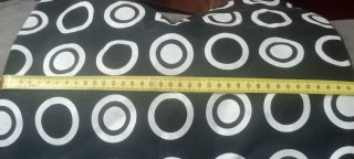Bolso Negro con Círculos Blancos