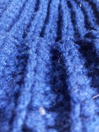 Gorro azul tejido a mano