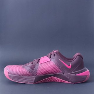 40.5 - Nike Metcon 10 Crossfit Mujer - Burgundy