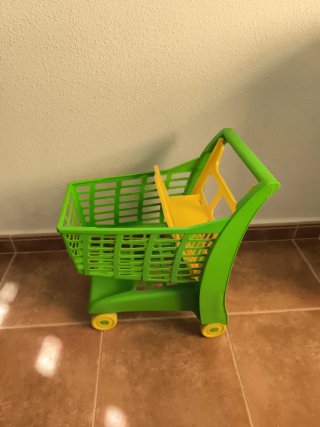 Carrito de la compra infantil verde y amarillo