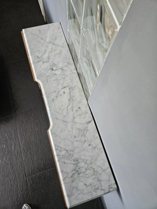 Mueble recibidor clásico madera y mármol