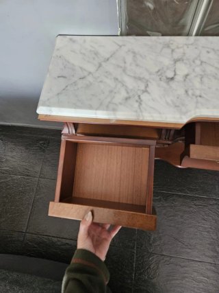 Mueble recibidor clásico madera y mármol