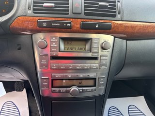 Toyota Avensis 2007 diesel 2.2  150cv pegatina b