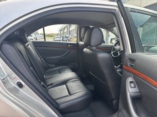 Toyota Avensis 2007 diesel 2.2  150cv pegatina b