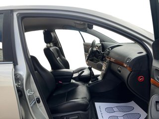 Toyota Avensis 2007 diesel 2.2  150cv pegatina b