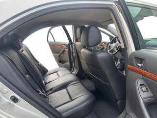 Toyota Avensis 2007 diesel 2.2  150cv pegatina b