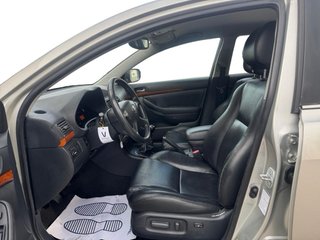 Toyota Avensis 2007 diesel 2.2  150cv pegatina b