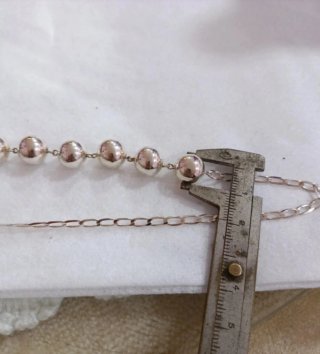 Collar Plata Ley Bolas