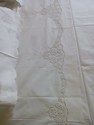 Lenzuolo e federe vintage ricamato cotone