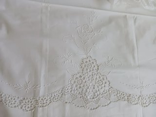 Lenzuolo e federe vintage ricamato cotone