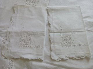 Lenzuolo e federe vintage ricamato cotone