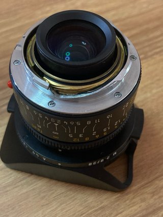 Leica Elmarit-M 28mm f/2.8 v4 + Parasol
