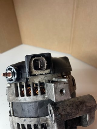 Alternador Toyota Avensis 2.0 D4D