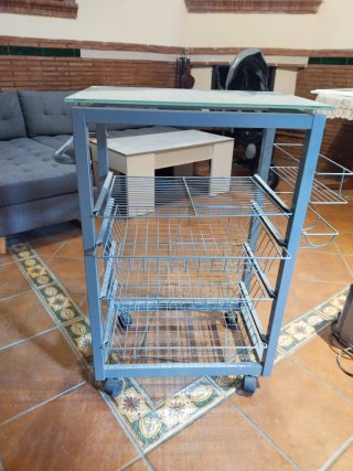 Carro auxiliar cocina cristal y metal con ruedas.