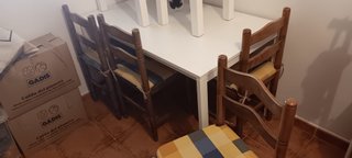 Tavolo allungabile e 4 sedie antiche in legno