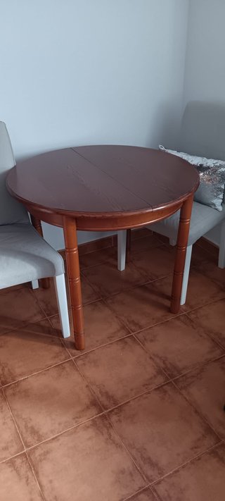 Tavolo allungabile e 4 sedie antiche in legno