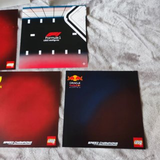 ​2x F1 Display Frames + 5 Backgrounds