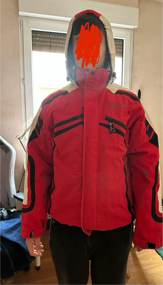 Chaqueta de esquí roja y blanca