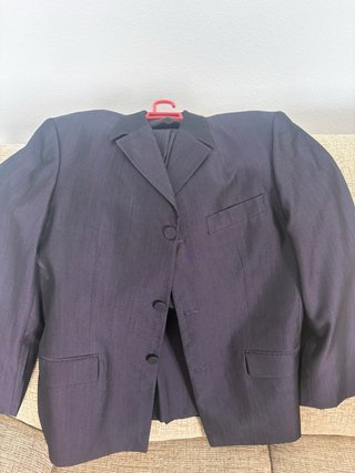 Traje de boda morado