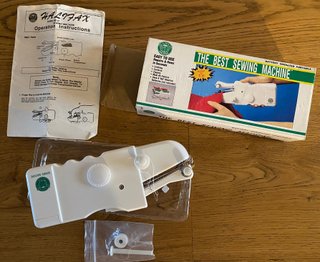 Macchina da cucire portatile a batteria