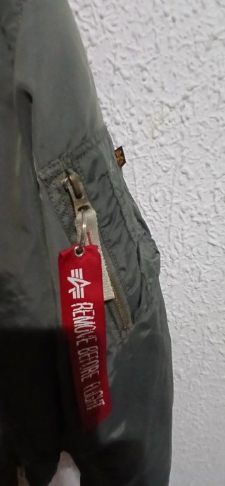 Chaqueta Alpha Industries Verde y Beige