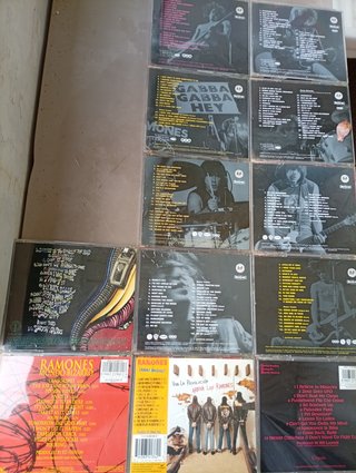Lote 12 CDs Ramones Punk Rock