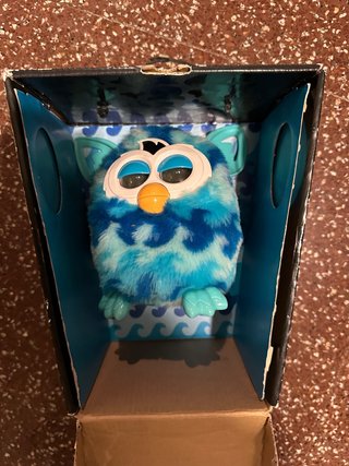 Furby con caja original