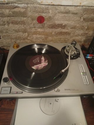 Toca discos Technics SL-1200