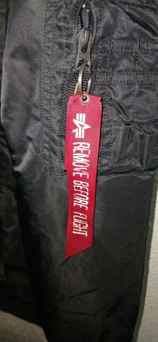 Chaqueta Alpha Industries Negra con Naranja
