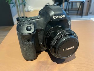 Canon EOS 5D Mark III + Lente 50mm f/1.8 II