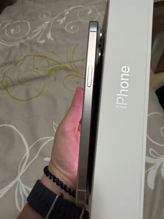 iPhone 15 Pro Max Plata 256GB Con golpe