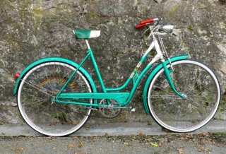 Bicicleta BH antigua de varillas
