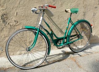 Bicicleta BH antigua de varillas