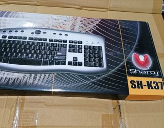 Caja Micro ATX + Fuente + Teclado