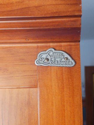 Vitrina alta madera y cristal