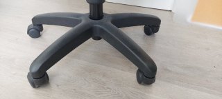 Silla de oficina negra