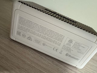 Altavoz Marshall Emberton Blanco y Dorado