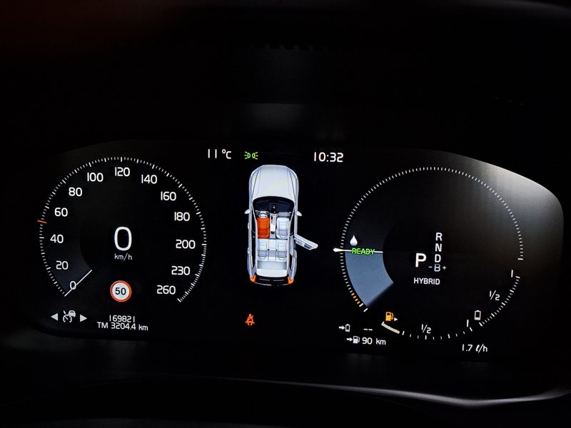Volvo XC60 2021, foto 16