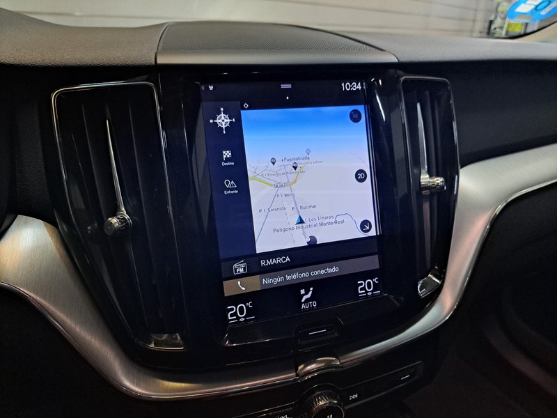 Volvo XC60 2021, foto 27