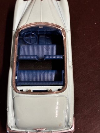 Coche a escala 1:43 Solido