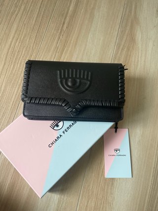 Borsetta Chiara Ferragni nera con tracolla