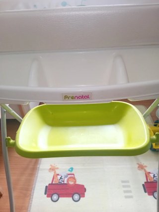 Cambiador y bañera Prenatal