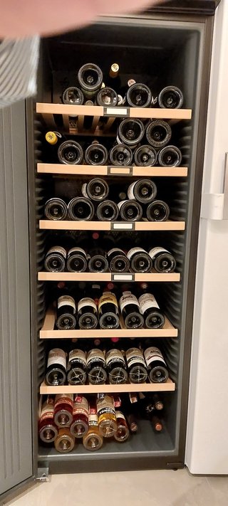 Vinoteca Liebherr 200 botellas