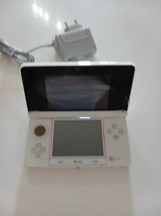 Nintendo 3DS Blanca + Cargador