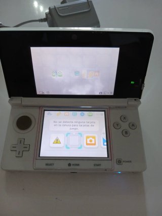 Nintendo 3DS Blanca + Cargador