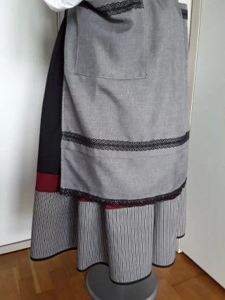 TRAJE NESKA-BASERRITARRA "135 EUROS "