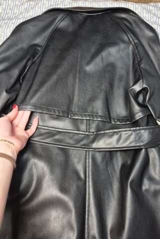 Trenca Polipiel Stradivarius Negra Talla S