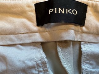 Bermudas Pinko corte pantalón chino beige