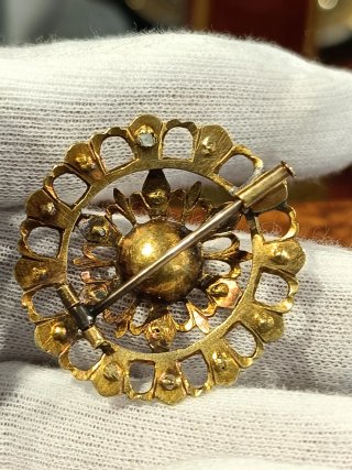 Antiguo broche isabelino oro y esmeraldas