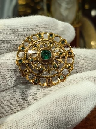 Antiguo broche isabelino oro y esmeraldas